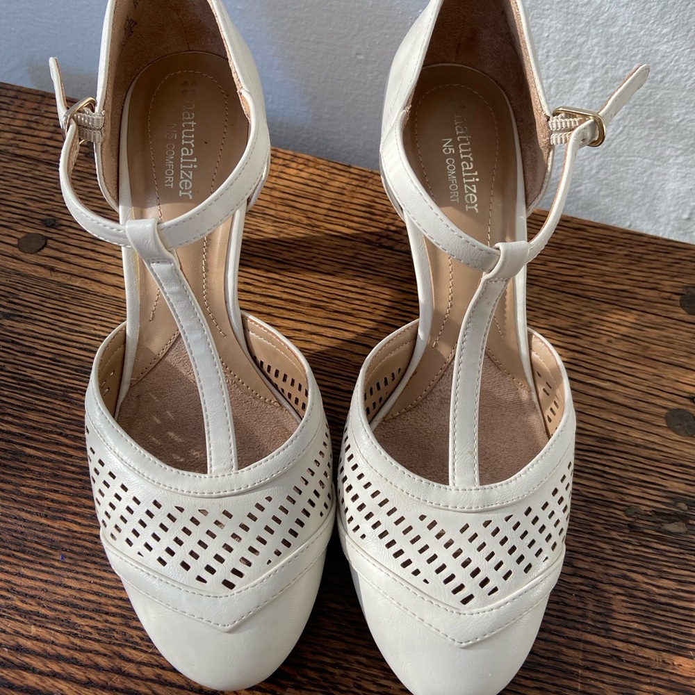 Naturalizer Women's Ivory T-Strap Heels